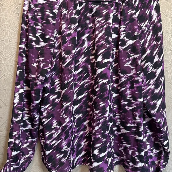 Liz Claiborne Purple and Black Abstract Blouse - Picture 6 of 6
